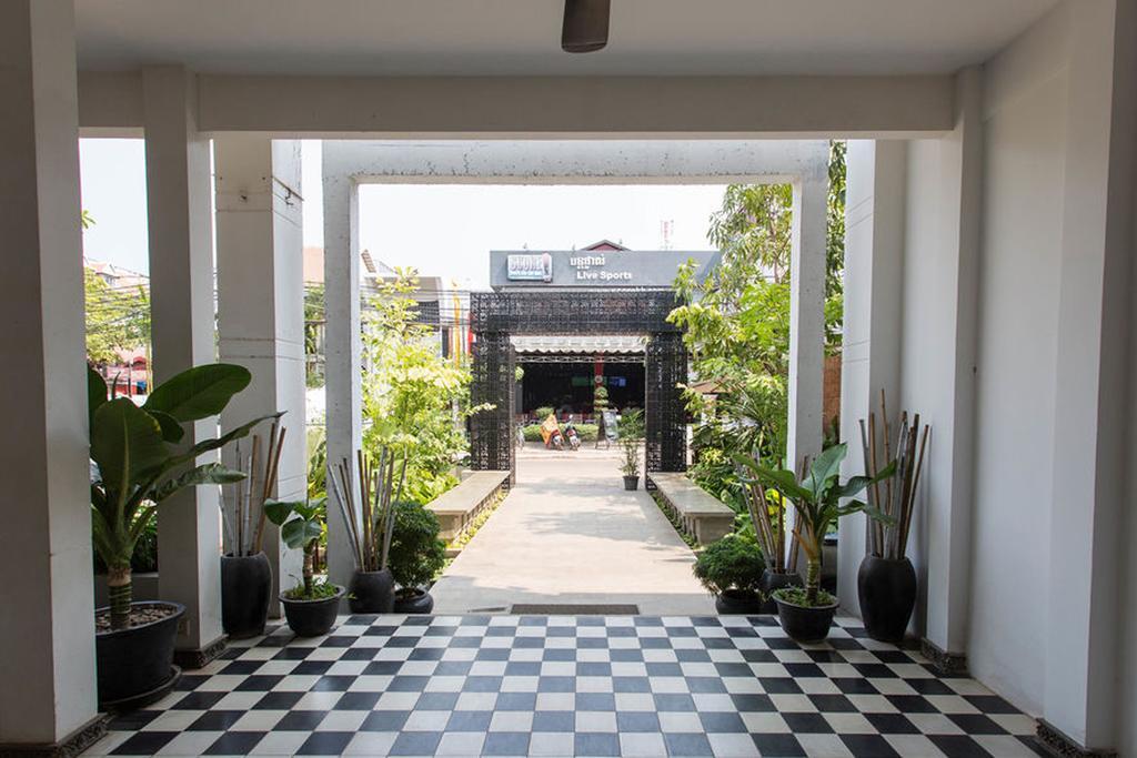 Apsara Centrepole Hotel Siem Reap Exteriör bild